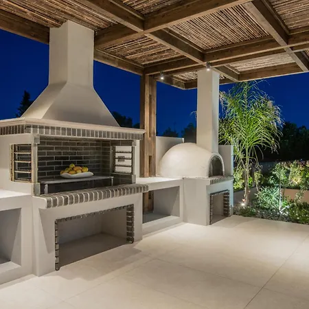 Alexandros Villa *